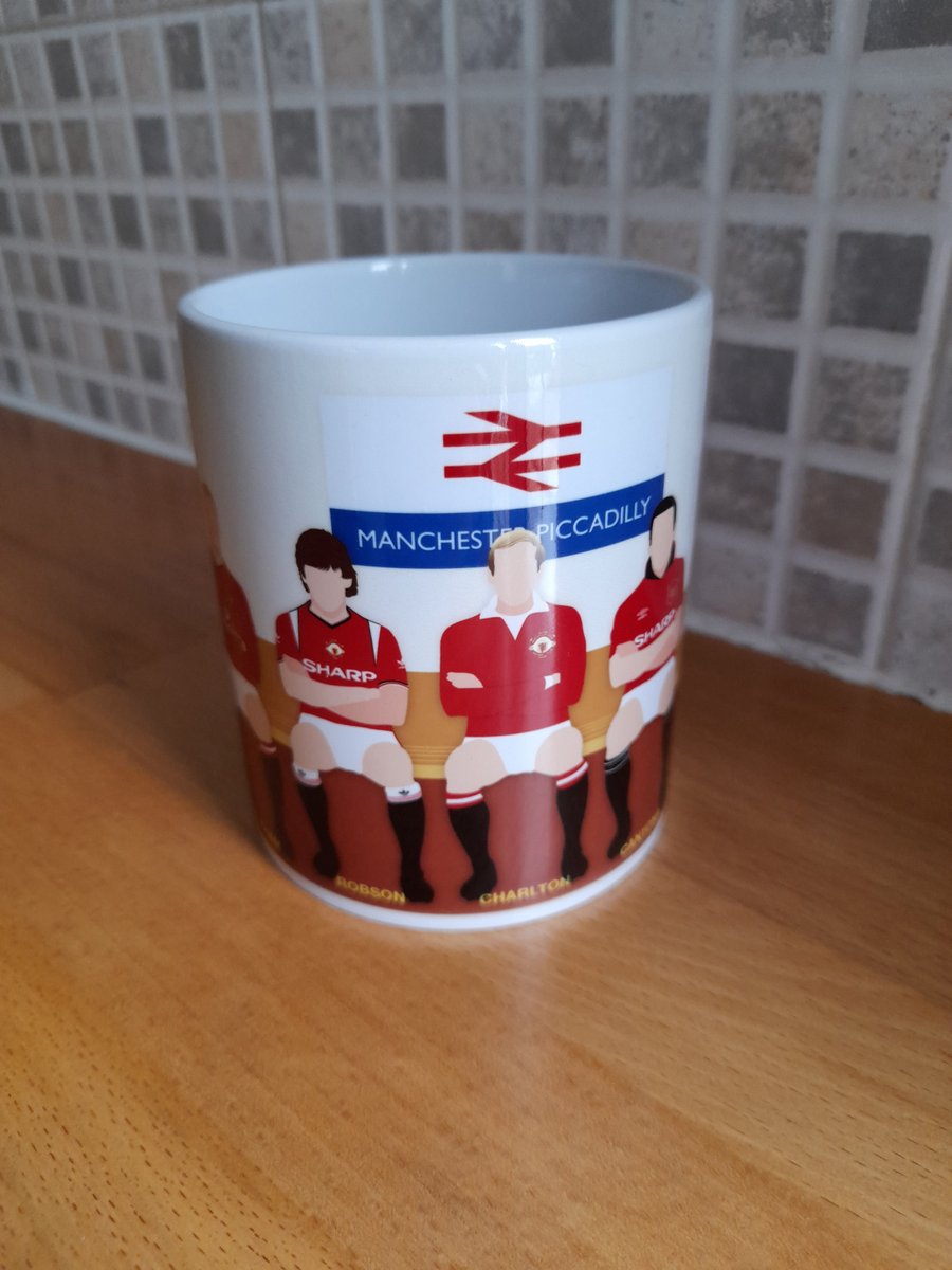 The perfect gift for any football fan > x7 Legends > x1 Mug ⚽ #football #afc #cfc #lfc #mufc #mcfc #lufc #nufc #thfc #whufc #etsy #art #UKGiftHour #london #liverpool #manchester #newcastle #leeds #glasgow
etsy.com/uk/shop/Prints…