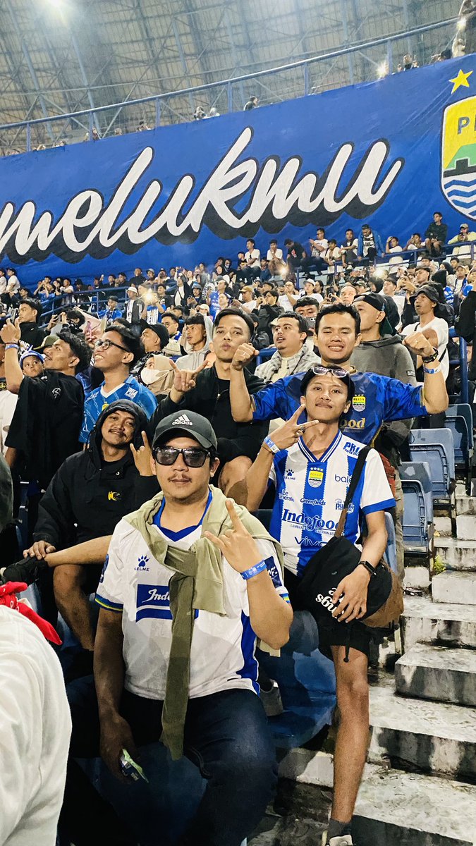 aditidong's tweet photo. 💙 https://t.co/qQWA5bQ6o8