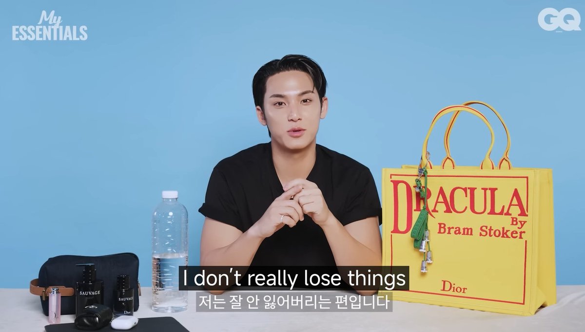 jeonghannisms's tweet image. i seem to recall something about an id card and a passport