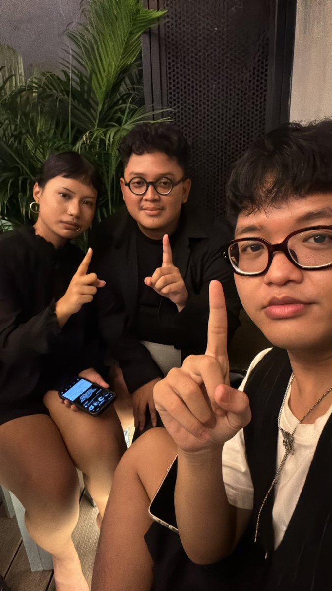 riskandar tweet media