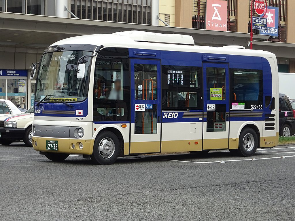事業者：京王バス 車番：S22458 車種：日野ポンチョ 型式：2DG-HX9JLCE