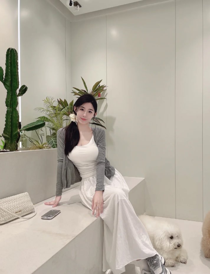 南昌/江西本地｜28岁女生找个同城干净清爽的男生一起吃顿饭，看看电影，或者哪天心情好就约出来吃个夜宵、撸个串那种。#江西 #南昌