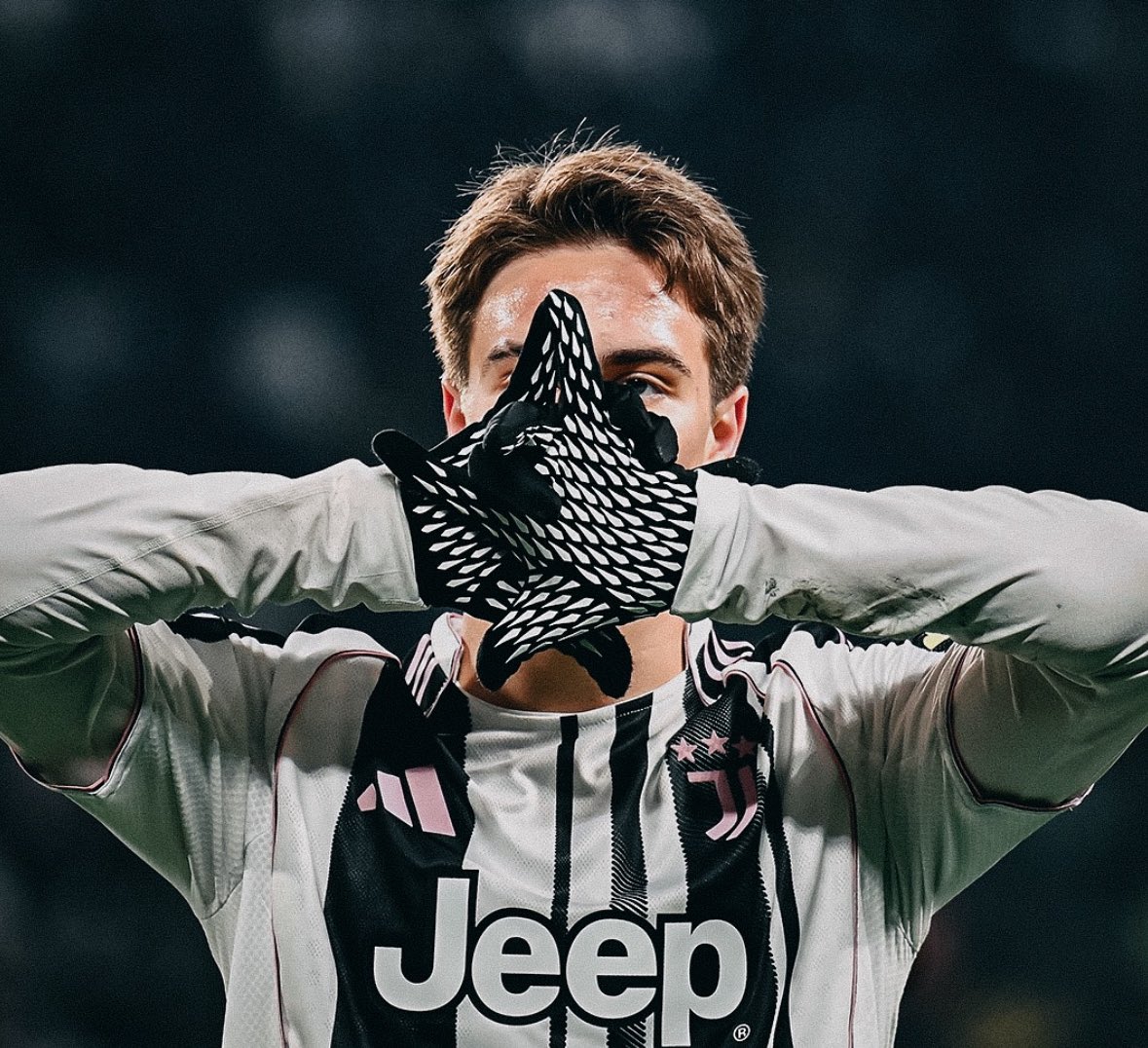 🚨⚪️⚫️ Juventus reach verbal agreement with Kenan Yildiz and his camp over new long term deal.

New contract will be valid for the next four years as Yildiz has agreed to put pen to paper with salary increased.

He’s gonna be among the best paid players in the squad. 🇹🇷