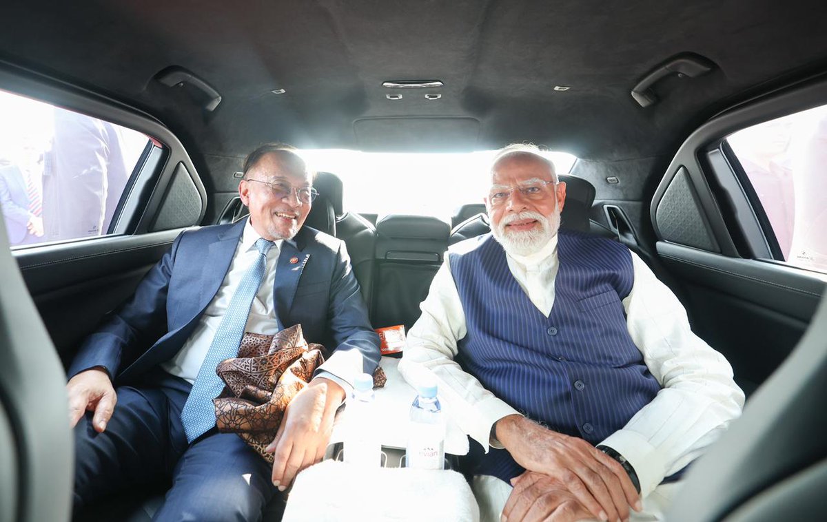 Celebrating the India-Malaysia people-to-people connect! 

PM Anwar Ibrahim and I are heading to the community programme in Kuala Lumpur.

<a href="/anwaribrahim/">Anwar Ibrahim</a>