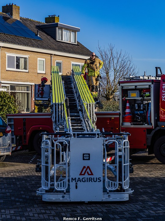 Schoorsteenbrand bij woning in Haastrecht