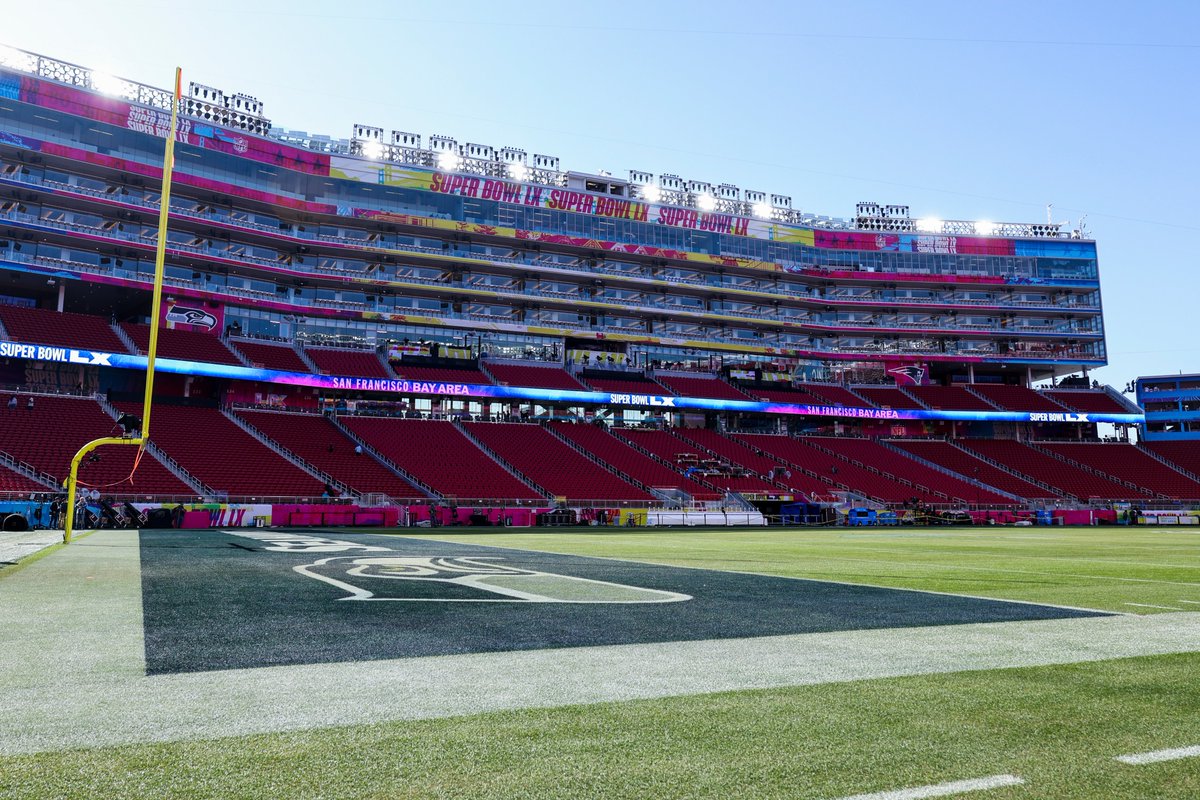 😍 All dressed up for #SBLX