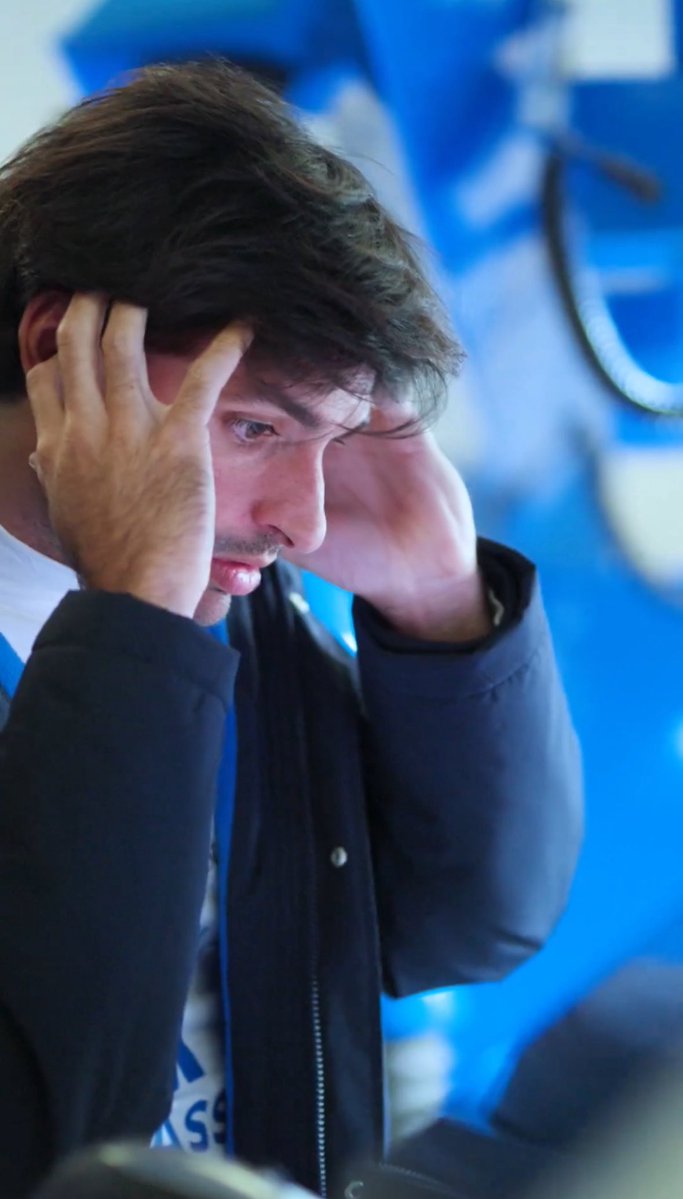 sainznificant's tweet image. mama I saw an angel.