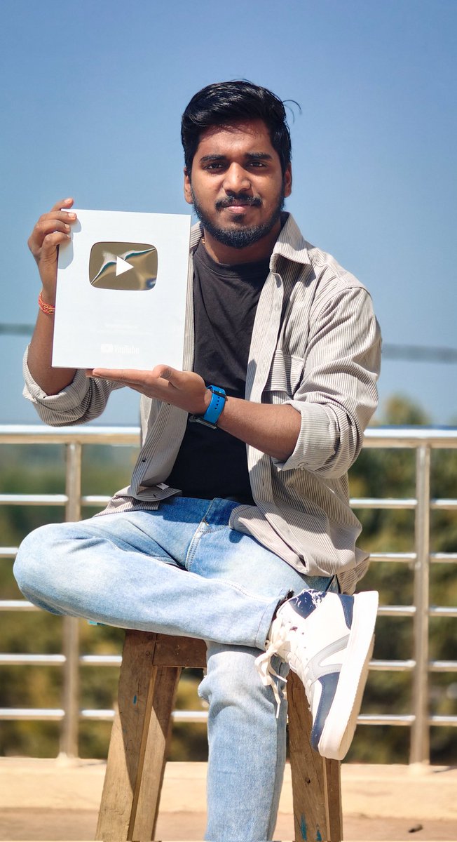 Manishbarmanyt's tweet photo. Silver Play Button received 🥈
Grateful for all the love, support and blessings ❤️
This achievement belongs to all of you. Thank you 🙏

#YouTubeCreatorAwards 

@YouTubeCreators @YouTubeIndia @YouTube @nealmohan https://t.co/W50YGr0Wob