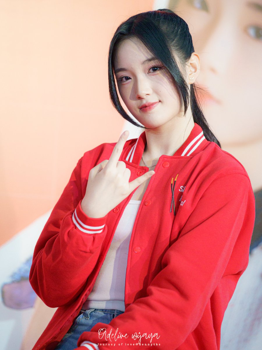 Selalu ada hal indah ketika melihatnya ❤️❤️ <a href="/Delynn_JKT48/">Adeline Wijaya</a> 

070226 || Pocky Meet n Photo, Mall Bassura

#Dennytk