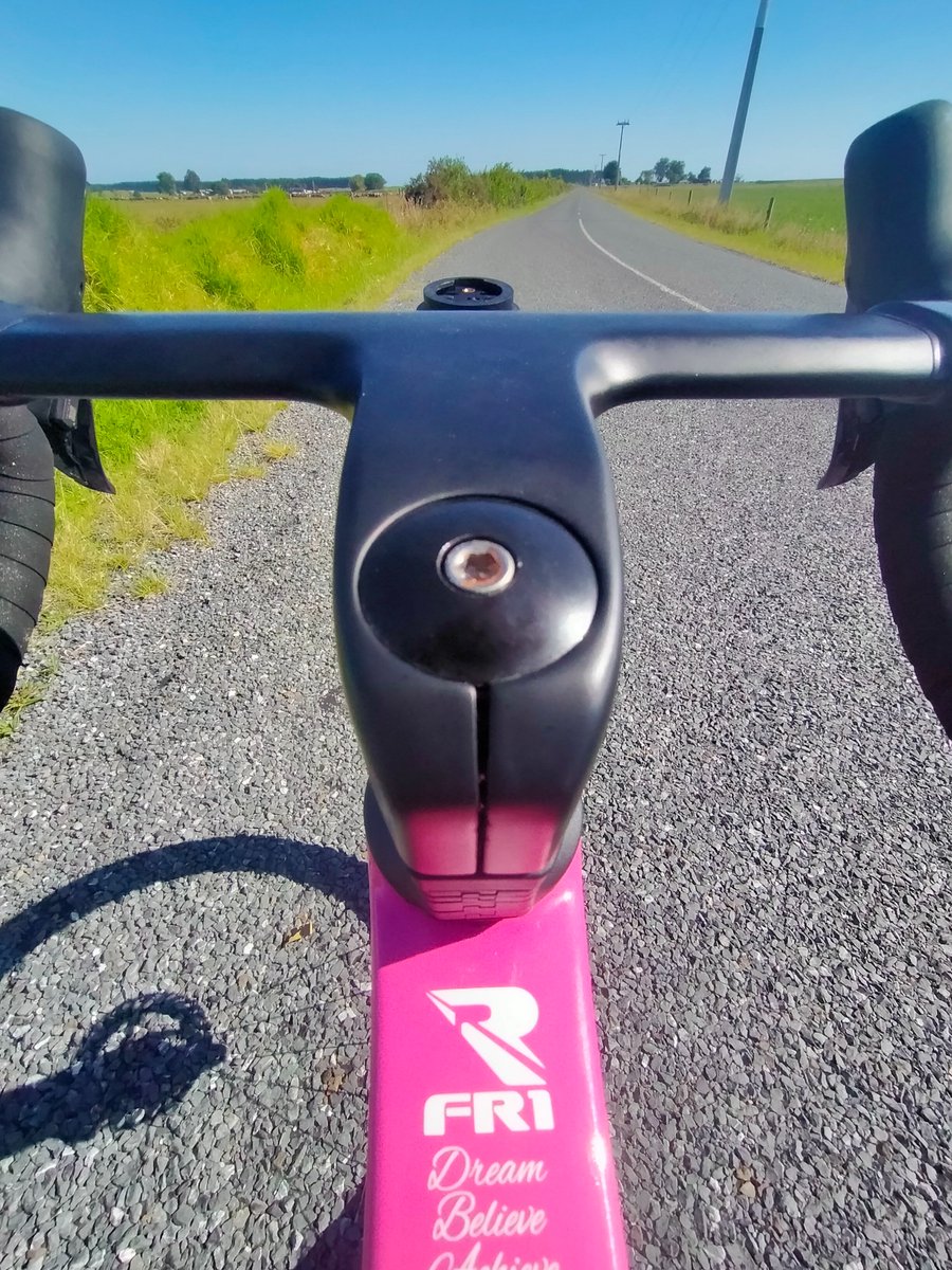 GenWhitson's tweet image. Great weekend of cycling even if I did get sent the wrong way on the bunch ride...
#redchilli #greenmonkey #bikes #sunshine #cycle