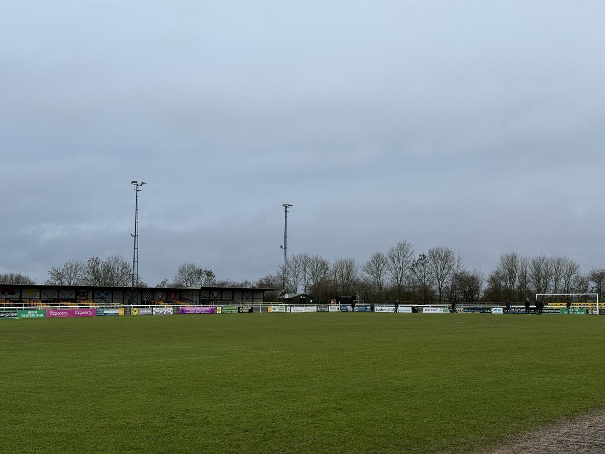 𝐆𝐀𝐌𝐄 𝐎𝐍 ✅

An incredible effort by our volunteers means that the pitch at Your Co-op Community Stadium has passed a precautionary inspection, and we’re game on!!!

We are so lucky to have our fanbase 💛

#LEAOXC | <a href="/OxCityFC/">Oxford City FC</a>