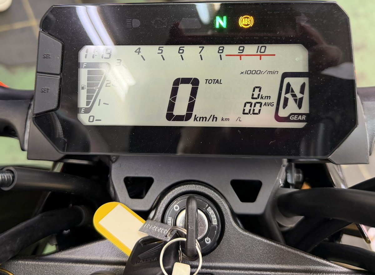 今日グロムJC92納車されました🏍
この型が欲しくて探してて、まさかの新車発見で買ってしまった！
皆さんよろしくお願いします✨

#GROM
#JC92
#納車
#バイク乗りと繋がりたい