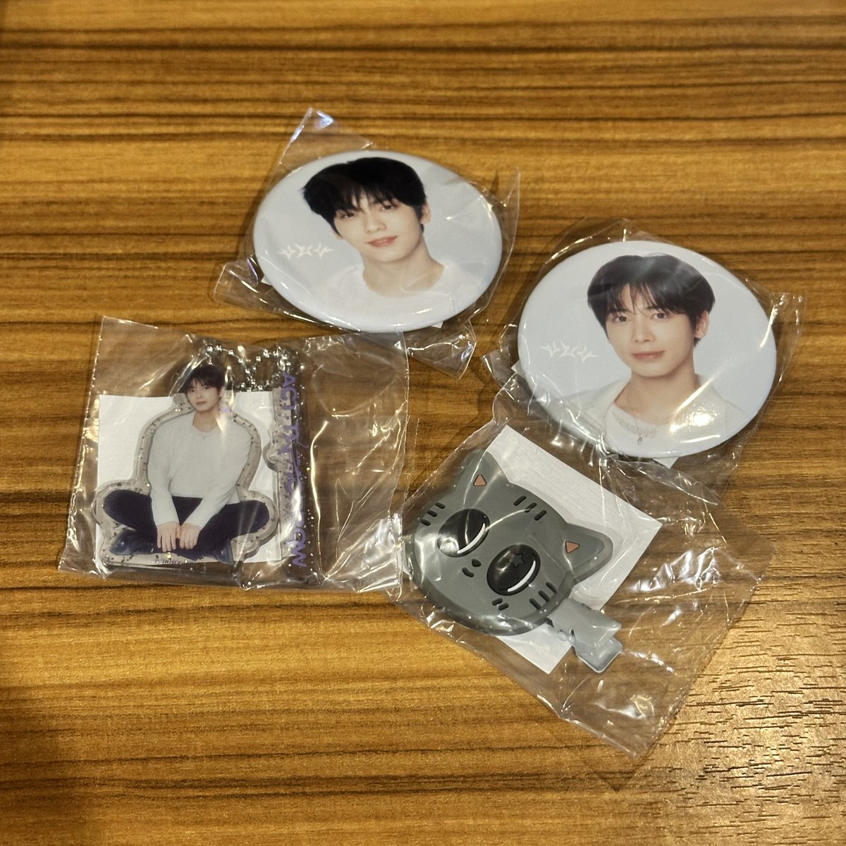 My 4 TXT gatcha pulls 🤩 trustiez went home to me without having to trade!! 

+ the fact that I completed Taehyun at once?? 🥹🥹