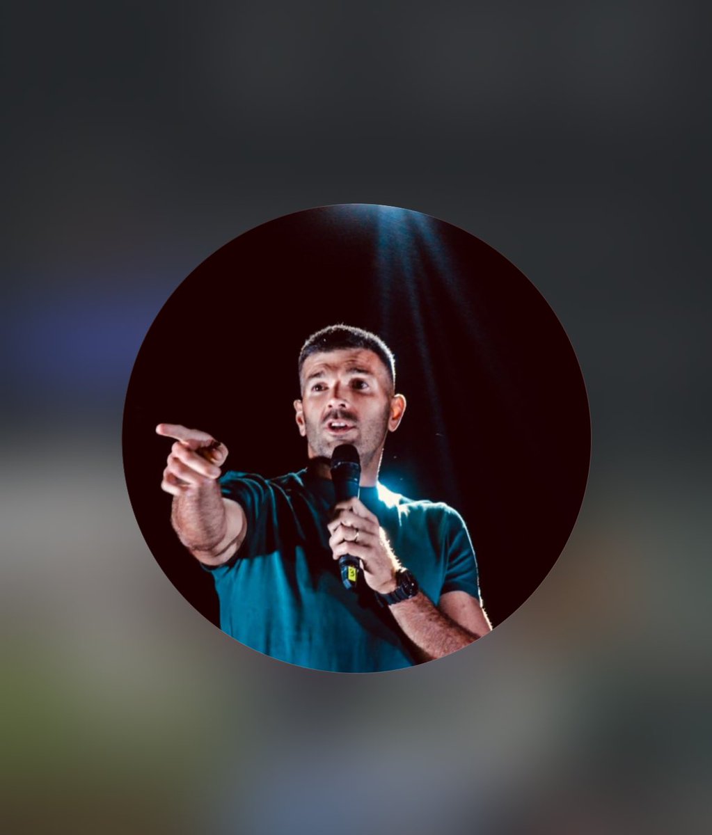 q onda este vago,ahora canta o predica la palabra de Dios?