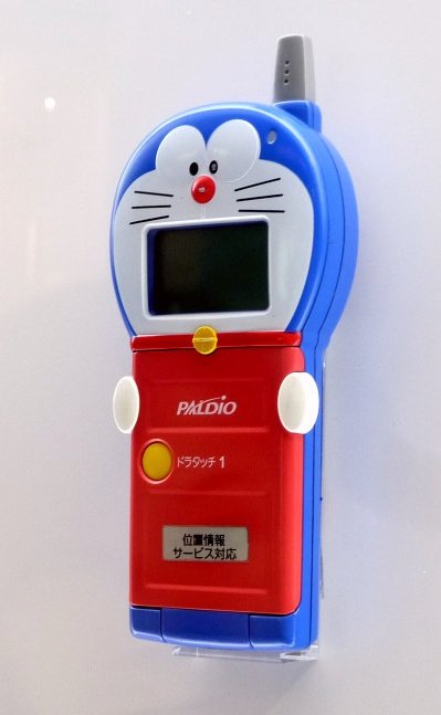 子供向けのPHS『ドラえホン』パルディオ316S 発売（28年前）