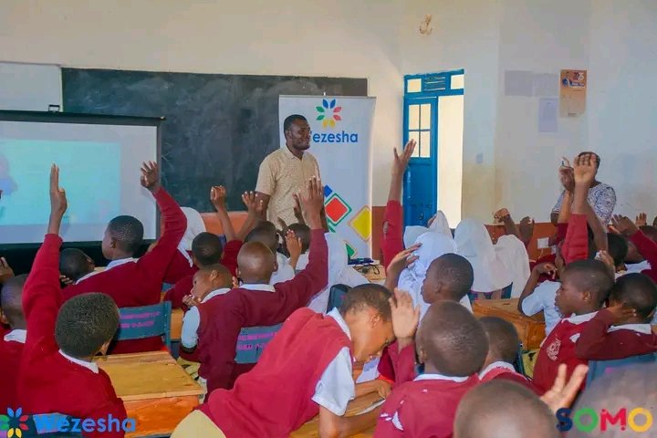 oursomo's tweet photo. This February, we are taking Online Safety education to schools across #Kisumu. We visited Highway Comprehensive School yesterday to engage learners in practical, interactive sessions on staying safe, smart, and responsible online. https://t.co/w8Ibe2g95V