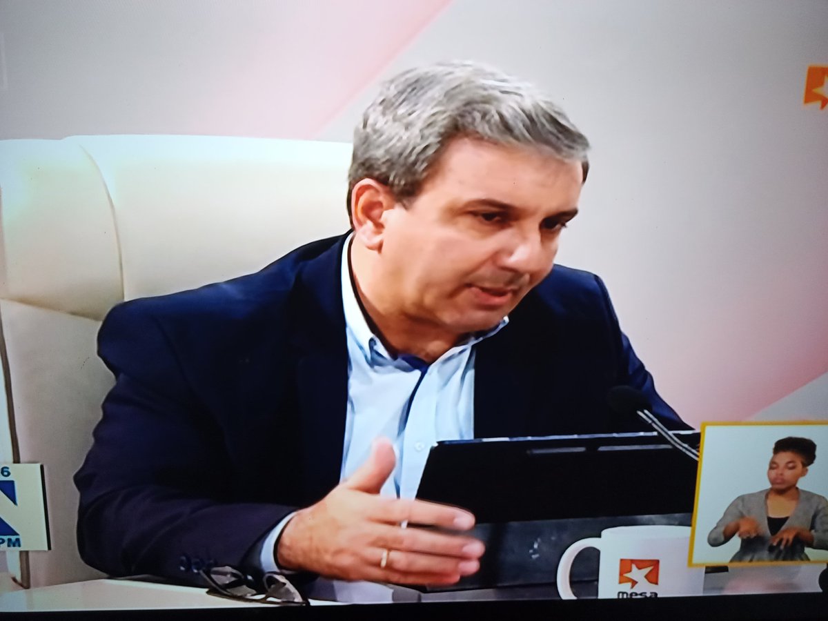 MINSAPCuba's tweet photo. 🇨🇺📢|| En el espacio televisivo y radial @mesaredondacuba  se abordaron medidas laborales en Cuba ante el recrudecimiento de hostilidad de EE.UU. 

◼️Las acciones buscan preservar la estabilidad nacional y garantizar la protección de la población en el actual contexto.

🧵1/2 https://t.co/h9hZm03YjK