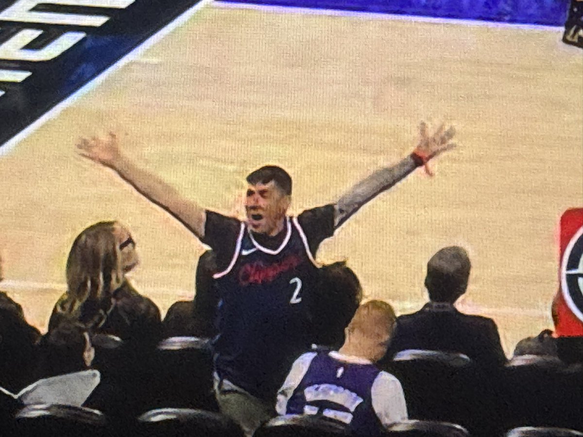 RyaninSactown's tweet photo. Dude’s talking junk to a 12-win fan base on the verge of an 11 game losing streak. https://t.co/oreSUGXk2y