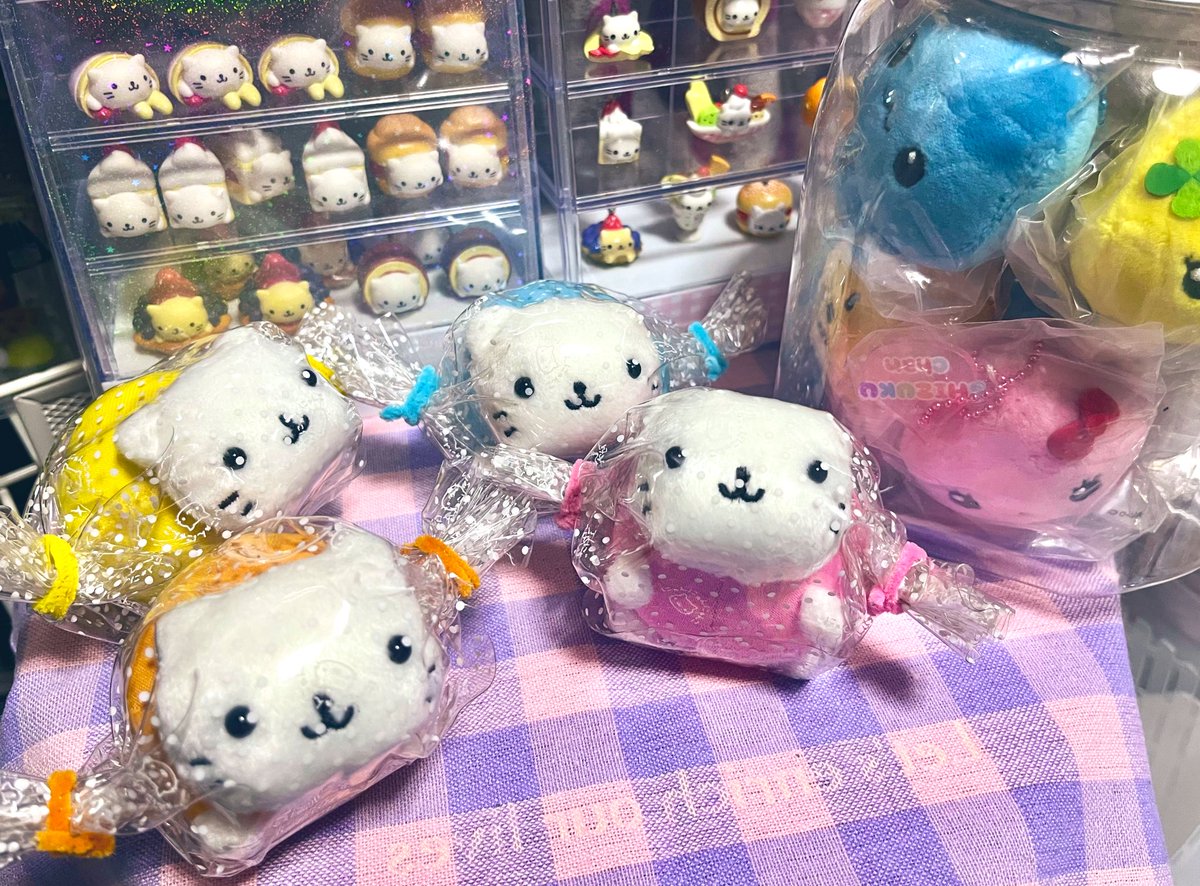 今更ながらシュガーバニーズのぴたっとふれんずとフワフワらびちゃんのマスコットを購入💖転がってたにゃんにゃんにゃんこのキャンディー🍬のぬいと♡

にゃんにゃんにゃんこ
平成女児
平成レトロ
ぬい活