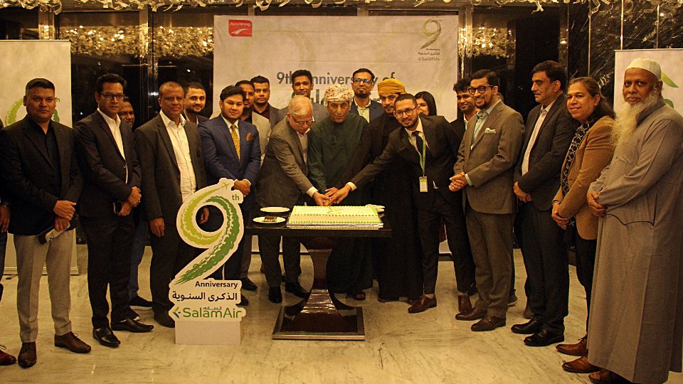 omanembassybgd's tweet photo. شارك سعادة السفي�� جميل بن حاجي البلوشي في حفل استقبال طيران السلام بدكا بمناسبة الذكرى التاسعة لتأسيسها، بحضور ممثلي قطاعي السفر والسياحة، وباهتمام إعلامي ملحوظ.
وجاءت الفعالية تأكيدًا على الدور المتنامي لطيران السلام في دعم منظومة الطيران والسياحة العُمانية، وتعزيز الشراكة والتعاون مع جمهورية بنغلاديش الشعبية الصديقة، بما يخدم المصالح المشتركة ويعكس عمق العلاقات الثنائية. ✈️🌍