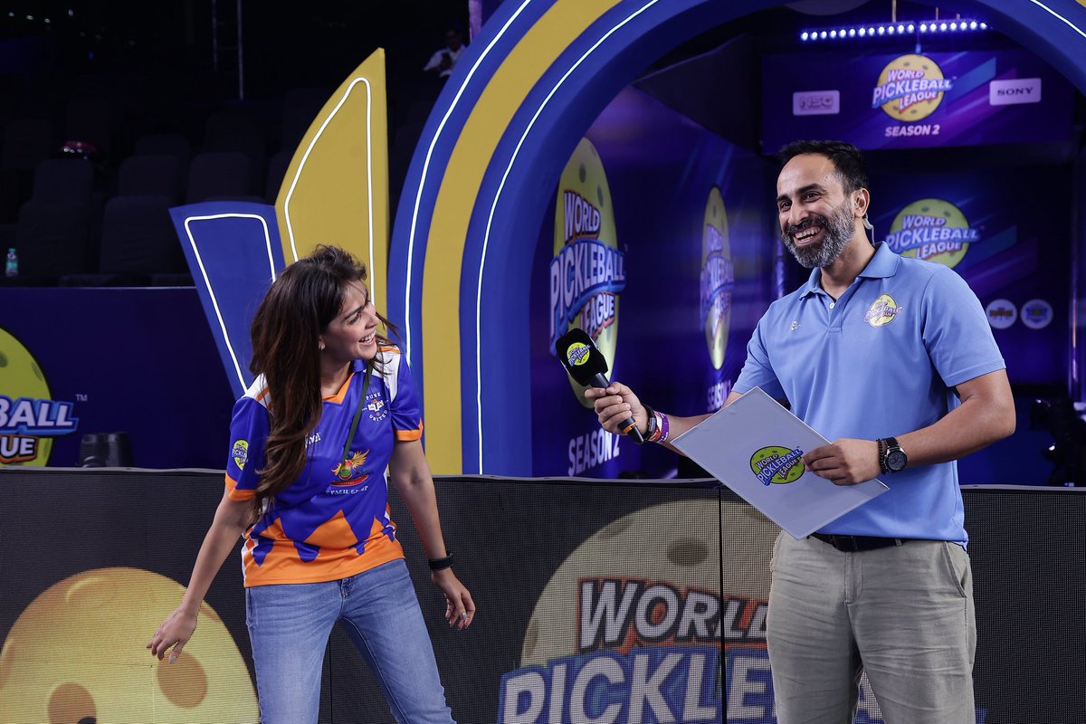 thearpitsharma's tweet image. Yeah, I see it now!

@geneliad with her abundance of energy and expression, is a delight to interview. 😍 you cannot stop smiling, even if you try.

#thearpitsharma
#anchor #host #presenter #emcee
#Genelia #Bollywood #sports #pickleball #mumbai #pune