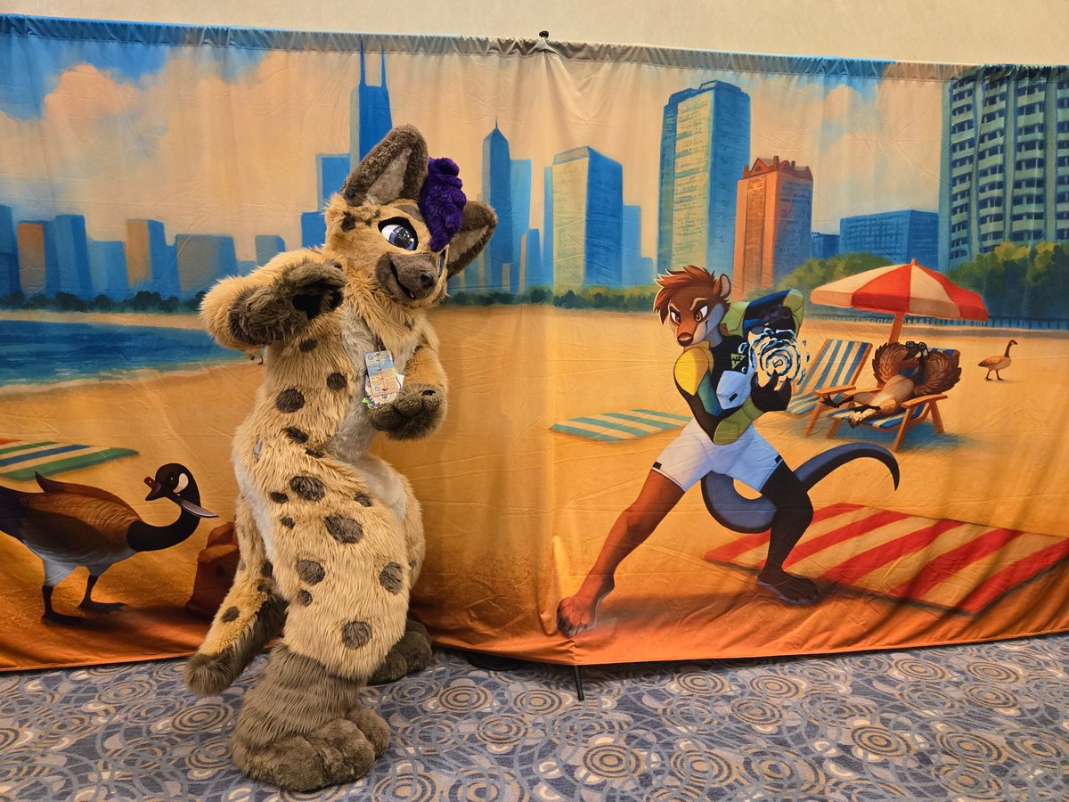 I'm on vacation at fursquared but first, some pics from my other "villainous" vacation at <a href="/FurFest/">Midwest FurFest</a> ! 

#furryfriday #furryfandom #chicago #mff #mff2025

✂️<a href="/RSKemono/">Raging Sea Kemono</a>
📸 <a href="/bigfurrycat/">Archicat</a>