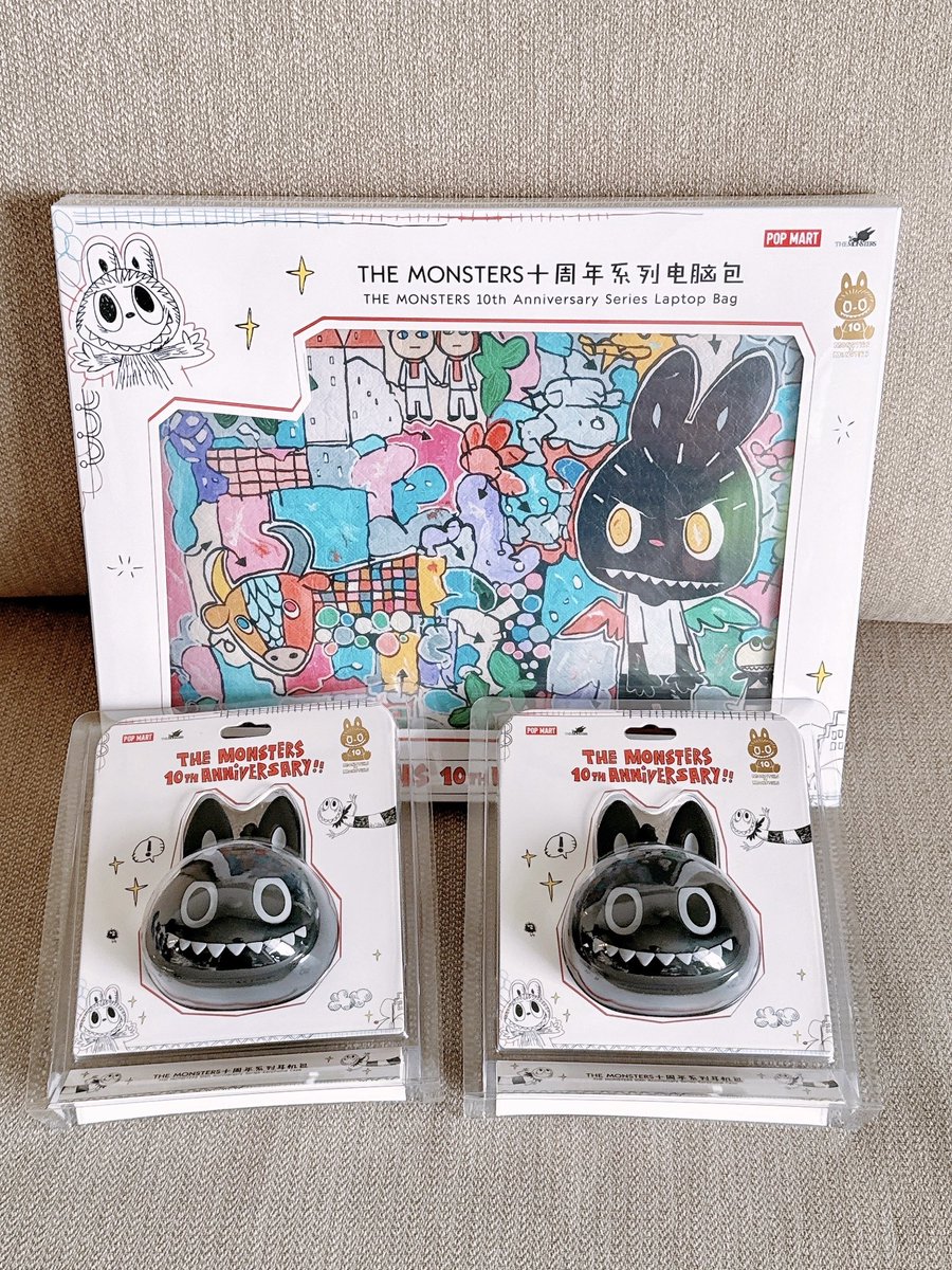 ラブブ10周年のぬいぐるみ買えなかったけど、PCケースとイヤホンケース