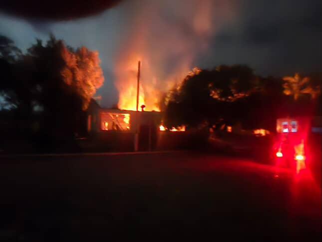 BluRadioCo's tweet photo. #Atención Fue atacado con explosivos el batallón Santander del Ejército en Ocaña, Norte de Santander. El reporte preliminar indica que hay una persona herida, cuantiosos daños materiales y problemas con el servicio de energía del municipio. #VocesySonidos https://t.co/ppZKLqJmc7