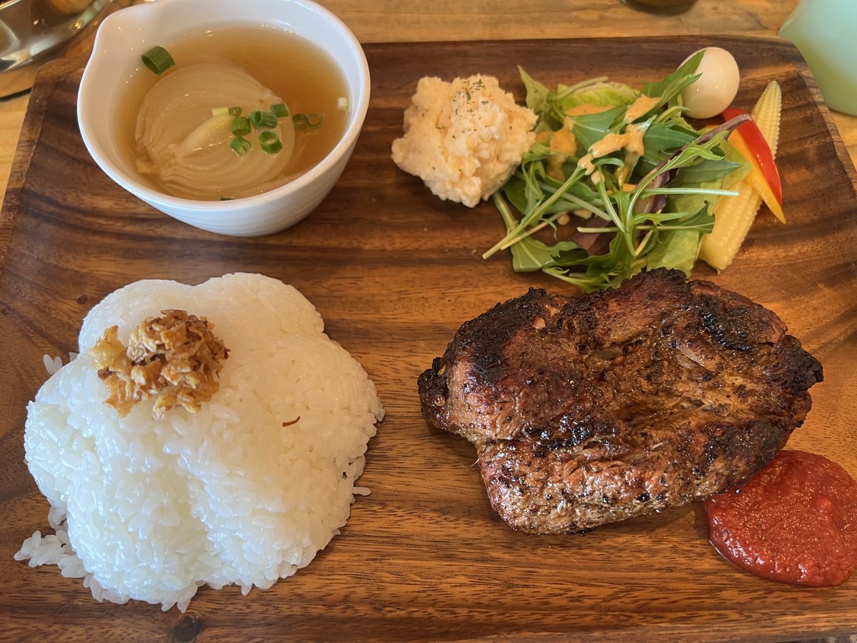 定食って文字だけ見て店入ったらジャマイカ料理だった。