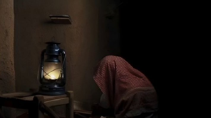 « Qui remarque le vide terrifiant dans ton âme, alors que tu fais semblant avec autant de calme et de sérénité ? »