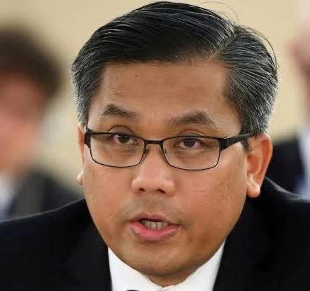 MoeSatKhinn's tweet photo. Exploitation Under the Guise of Politics: The Accountability Crisis of Kyaw Moe Tun
Recent reports highlight a serious lack of transparency regarding U Kyaw Moe Tun’s management of state funds. Here’s why his actions raise major red flags: 1/5
#MyanmarFactCheck @antonioguterres https://t.co/mCj0EPbNC9