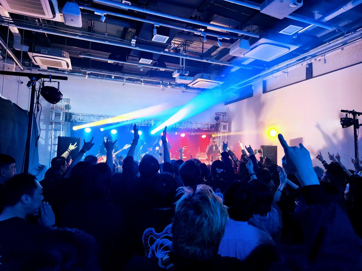Misery_hode's tweet photo. SEX☆BLOOD Live in 香港!! 
ハイエナジーでエキサイティングなパフォーマンスを楽しみに行きました
ヘビーメタルは最高でした！🔥🤘 https://t.co/5idDe8gJX0