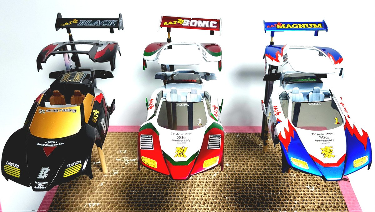 セイバー3台組めたので、まとめてクリア塗装で仕上げていきます(｀・ω