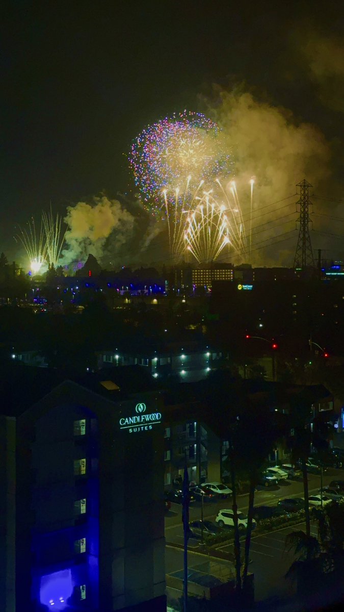 Since moving to MI I’ve missed hearing and seeing the <a href="/Disneyland/">Disneyland Resort</a> fireworks so much. Wonderful view from my room at the Anaheim Resort Suites. Thank you <a href="/getawaytoday/">getawaytoday</a> for a great conference. #GATHotelTours #GetAwayToday #Hosted