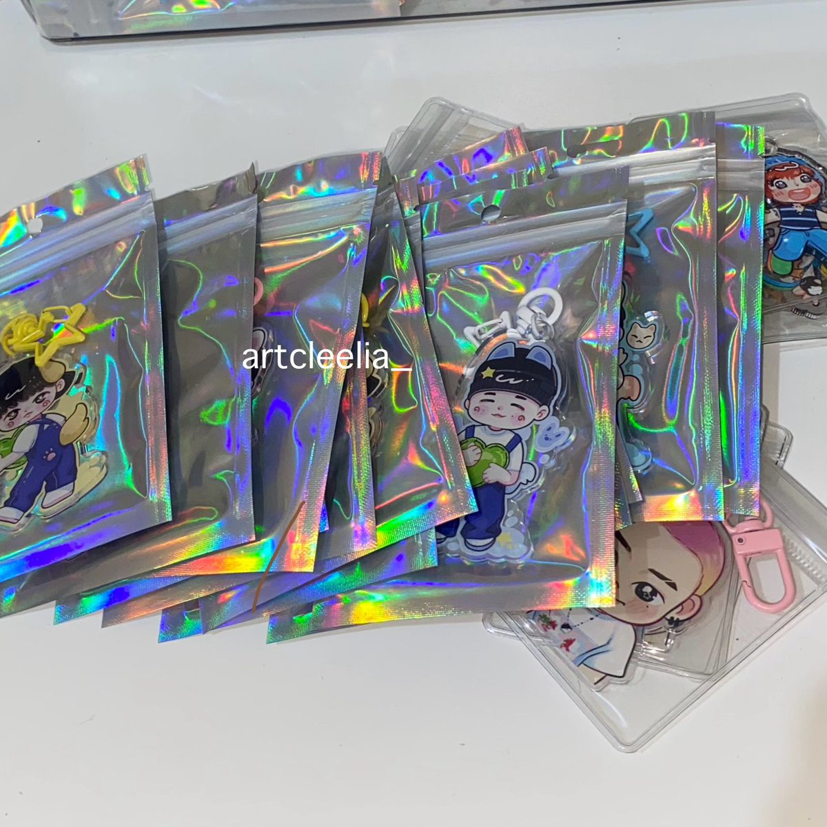 artcleelia_'s tweet photo. Adakah yang menonton @Stray_Kids dominate experience hari ini di cinepolis malang town square? Aku bawa freebies tp cuma 25 pcs 🤏 https://t.co/wq7imF7VHU