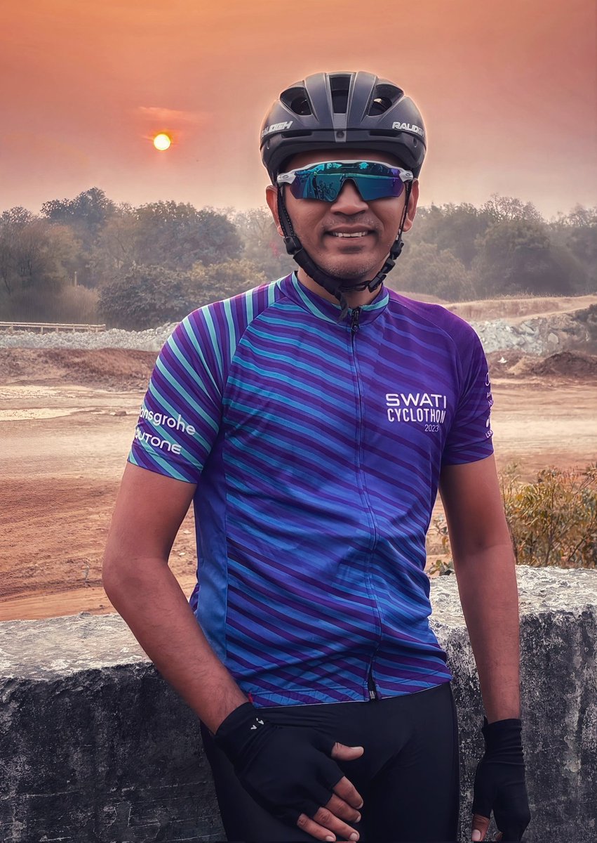 ankitkamdar45's tweet image. उगते सूरज के साथ हौसलों की सवारी।

@FitIndiaOff @shrutiic29 
@MadhishParikh @zeal1992 
@vanita_bariya @HiteshGngr18 

#cyclist #HealthyLiving #vibes #morningmotivation #enjoyyourself 
#sunrise #TrendingNow #fitindia #SaturdayMood  #healthiswealth