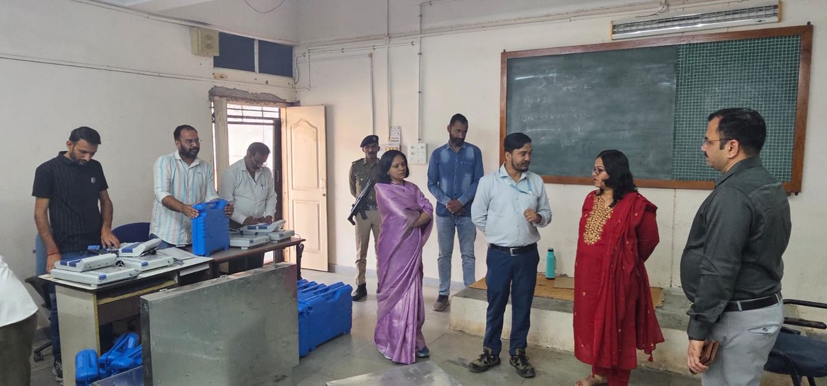 CollectorArv's tweet photo. સ્થાનિક સ્વરાજ્યની ચૂંટણી માટે EVM ના UAT (Unit acceptance test) કામગીરીનું નિરીક્ષણ કરી માર્ગદર્શન આપવામાં આવ્યું.
@SECGujarat https://t.co/HaM8Mif3Wr