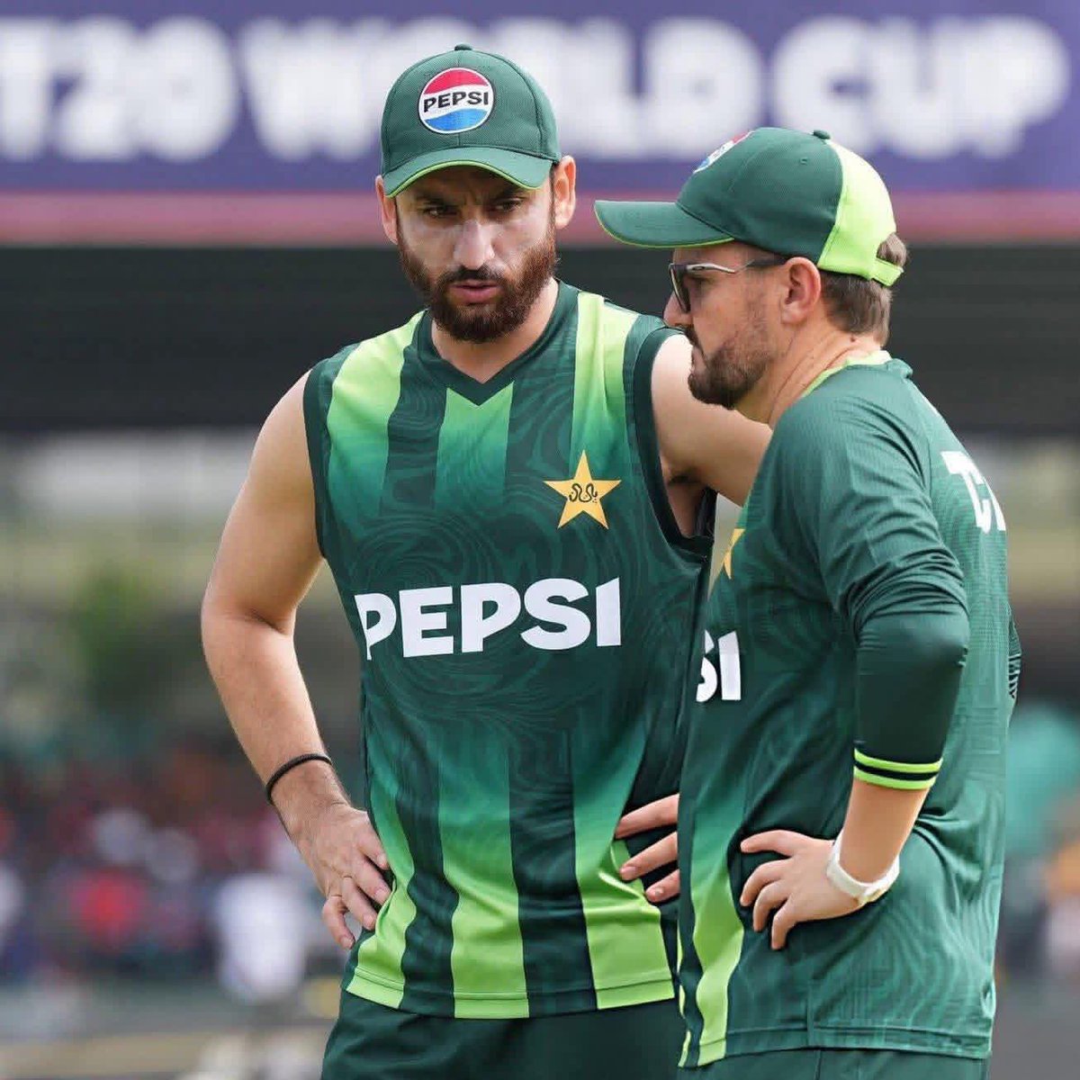 imadkhanumarzai's tweet image. Netherlands were 50/2 off just 6 overs 👏. Can Pakistan bounce back and take wickets in the middle.

#T20WorldCup #PAKvsNETH