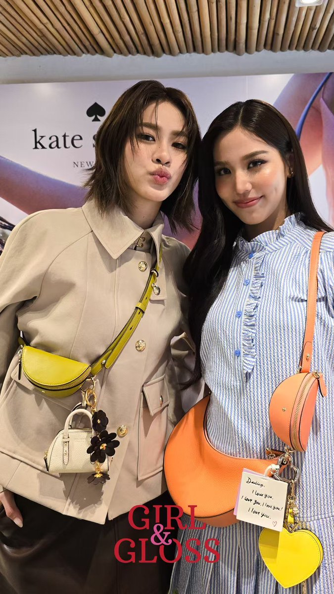 Darling,I love you,I love you,I love you!I love you.🧡
Darling,I love you,I love you,I love you!I love you.💜
Darling,I love you,I love you,I love you!I love you.🧡
Darling,I love you,I love you,I love you!I love you.💜

#emibonnie #เอมี่บอนนี่