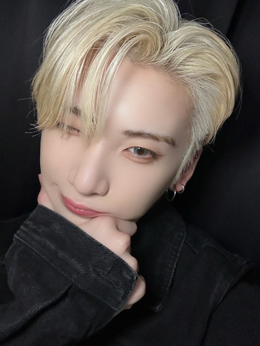 앤팀 웨이보 유마 생일 셀카🎉💕