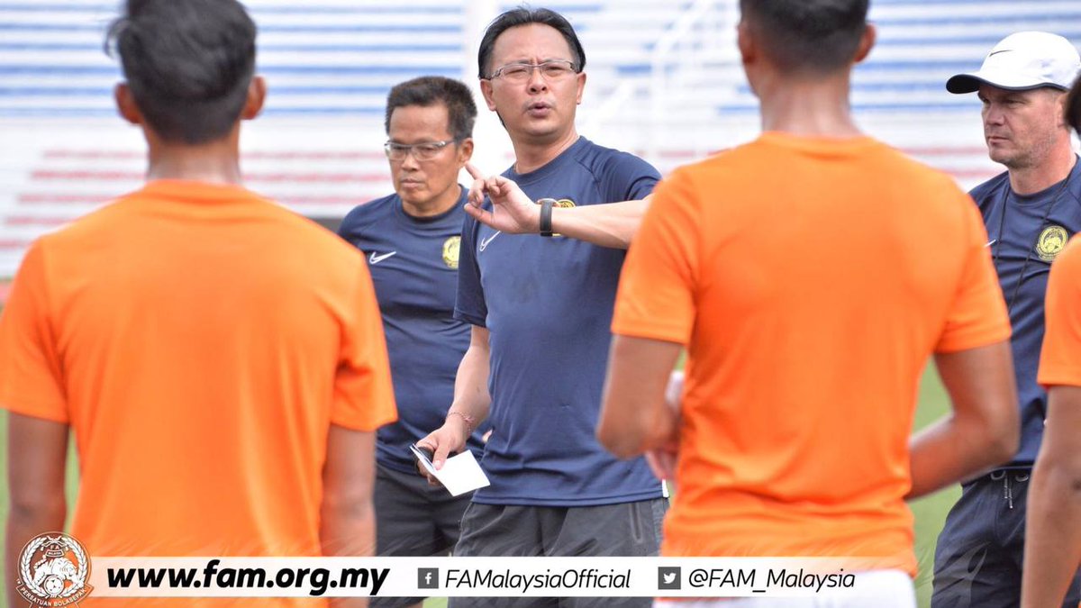 Datuk Ong Kim Swee bukan jurulatih yang mengajar pemain apa yang perlu dibuat, tetapi mendidik mereka mengapa sesuatu perlu dilakukan.  

Baca selanjutnya di sini: semuanyabola.com/p/ong-kim-swee…