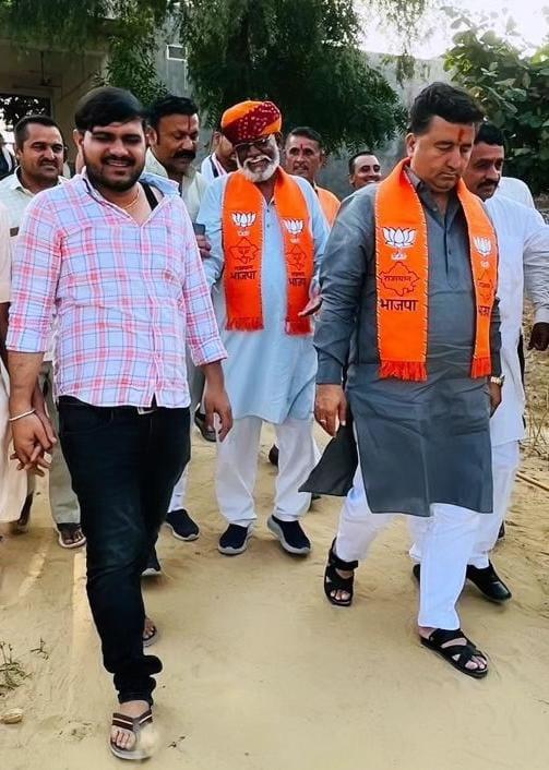 भारतीय जनता पार्टी युवा मोर्चा मंडल अध्यक्ष श्री भजनलाल जी ईशरवाल को जन्म दिवस की हार्दिक बधाई एवम् शुभकामनाएं <a href="/Bhajanl96409099/">Bhajanlal Bishnoi</a> <a href="/BJP4Rajasthan/">BJP Rajasthan</a>