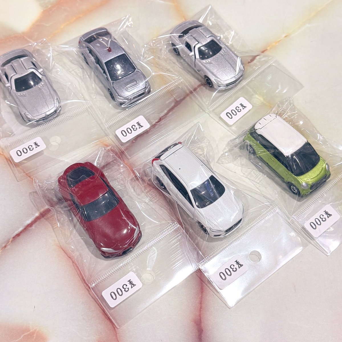 ミニカー トミカ などが入荷してます⭕️