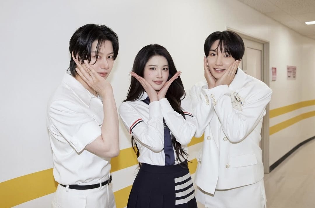 8399!!! 83LINE 
Leeteuk - 83
Heechul - 83
A-NA's mom - 83 

🤣🤣🤣