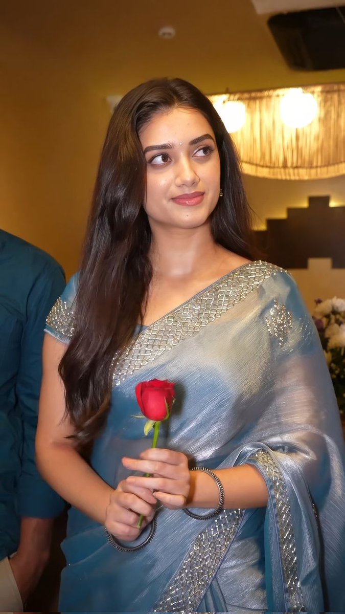 " Rose Day: Me , myself and my fab self "

It's the Start of valentine week 🫣
Don't forget me !!!!