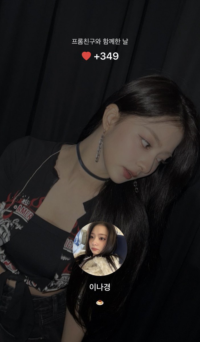 movie601's tweet image. 아 나경이 프롬 프사 바꿨어!!!
이번 프로필도 동글동글하네