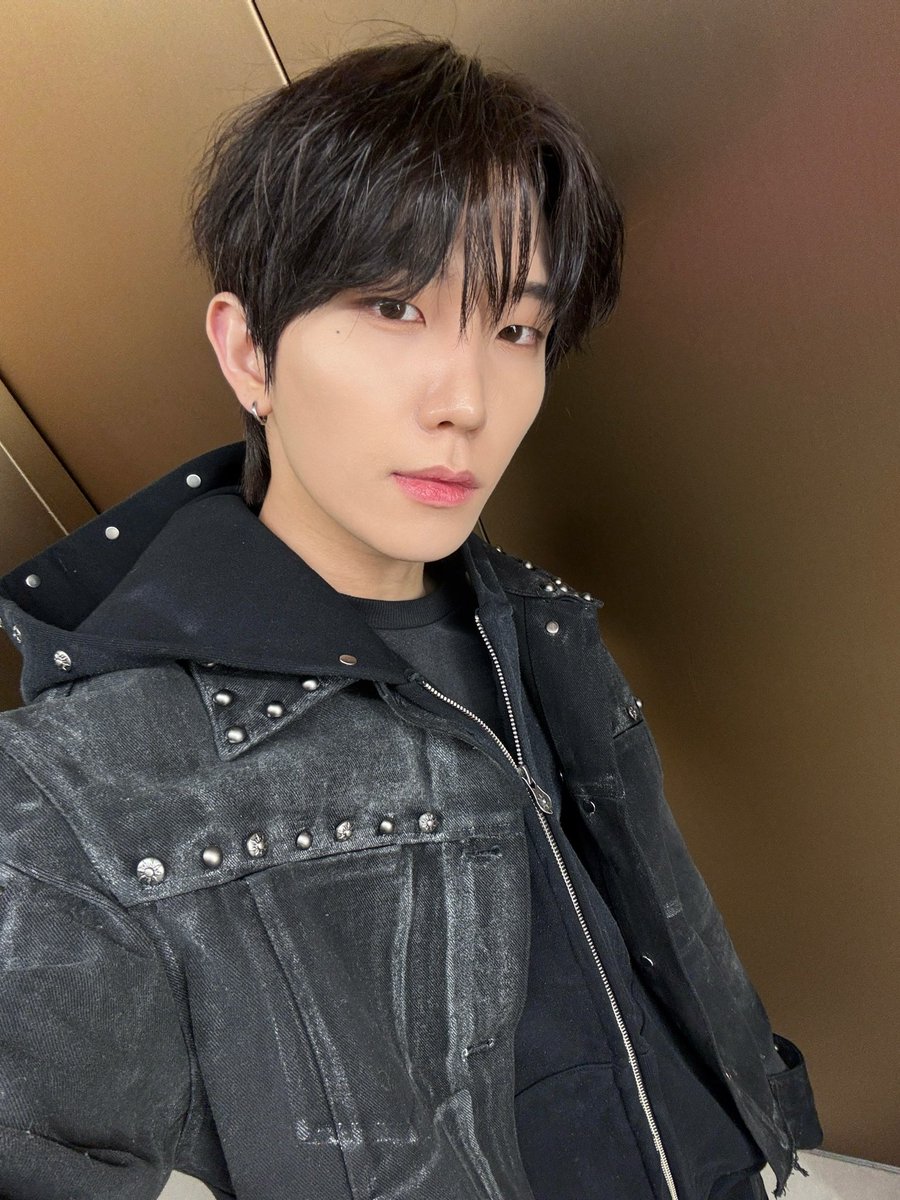 TNX_twt's tweet photo. 짱👍

#TNX 
#오성준 #SUNGJUN https://t.co/TyjI0bA4nj