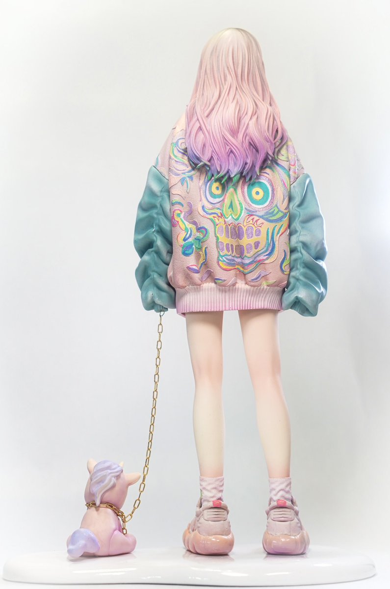 Dying(2025)
前回は台座なしの出力キット。今回は台座含めたレジンキットです。靴と髪の毛の造形ブラッシュアップしています。