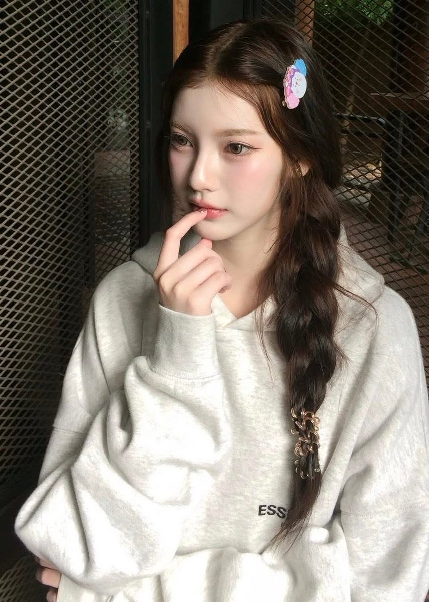 dumpybubu3's tweet image. ช่วยแนะนำมาสคาร่าคิ้วหน่อยค่าา เป็นคนคิ้วเข้ม เคยใช้ Kate BR-6 แล้วดูเข้มกว่าเดิมอีกค่ะ อยากได้ประมาณในรูปเลย