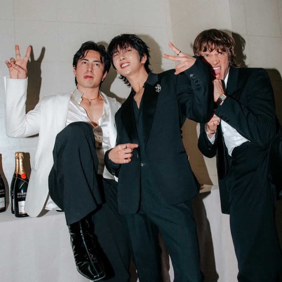 heatdrvlry's tweet image. joshua hong slowly collecting the heated rivalry men…